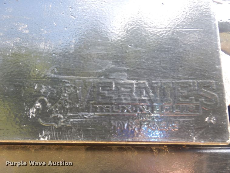 image for item KI9288 2016 Ford F550 Super Duty  flatbed truck