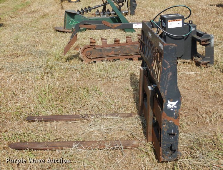 image for item KI9313 Skid steer forks