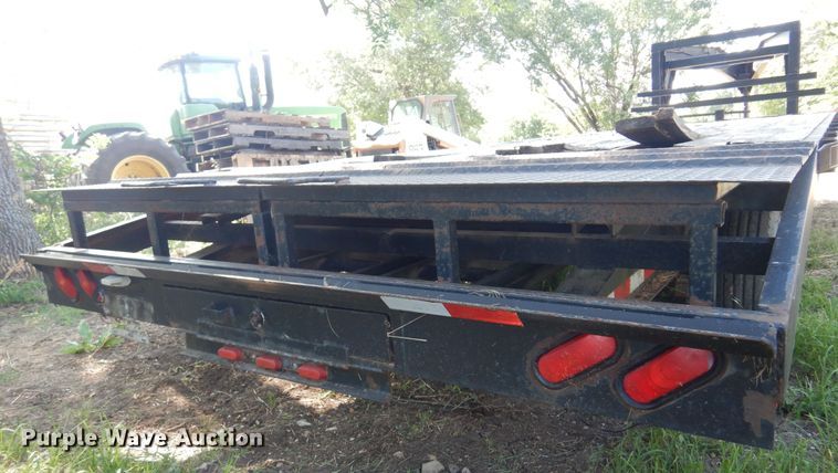 image for item KI9323 2004 Starlite  equipment trailer