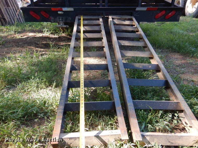 image for item KI9323 2004 Starlite  equipment trailer