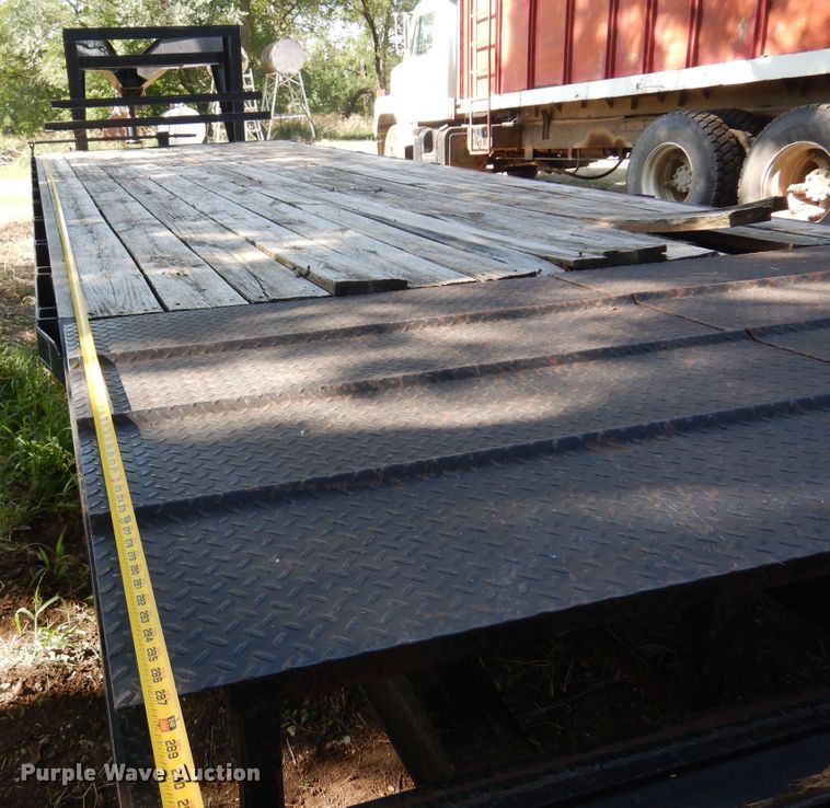 image for item KI9323 2004 Starlite  equipment trailer