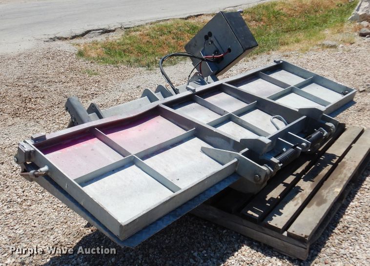 image for item KI9329 Maxon TE-25L  Tuk-a-way lift gate