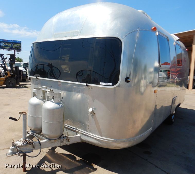 image for item KI9348 1969 Airstream Globe Trotter  camper