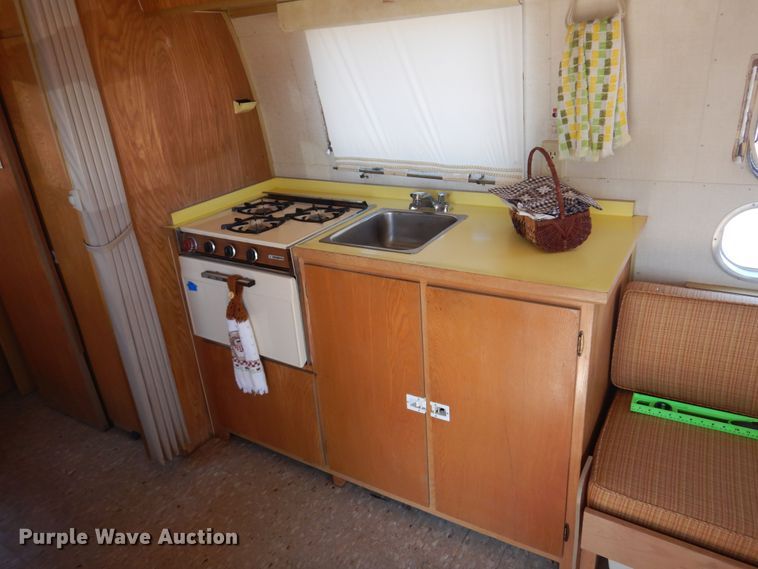 image for item KI9348 1969 Airstream Globe Trotter  camper