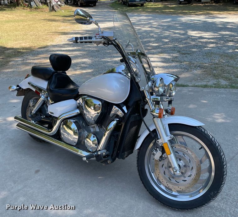 image for item KJ9747 2007 Honda VTX1300C  motorcycle