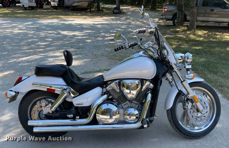 image for item KJ9747 2007 Honda VTX1300C  motorcycle