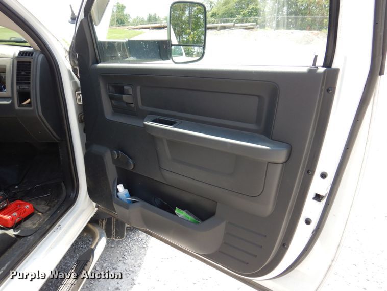 image for item KR9124 2012 Dodge Ram 5500HD  bucket truck