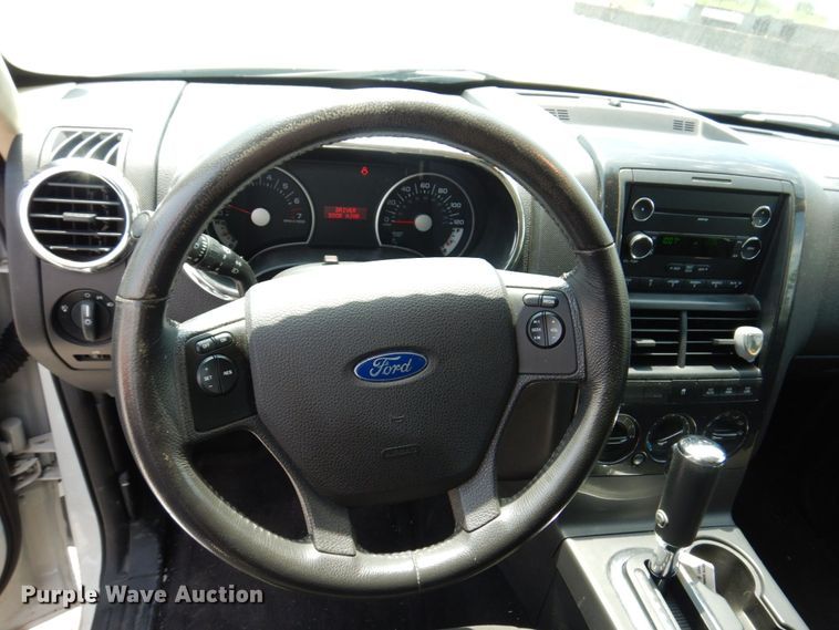 image for item KR9125 2010 Ford Explorer XLT  SUV