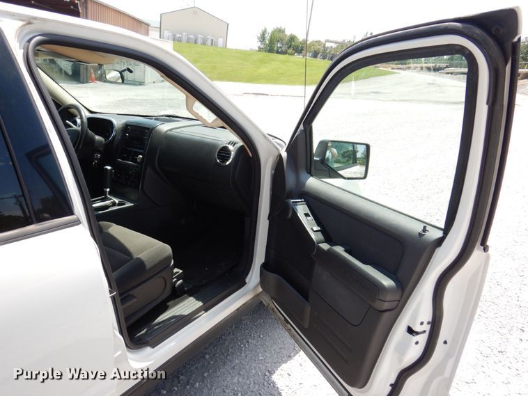 image for item KR9125 2010 Ford Explorer XLT  SUV