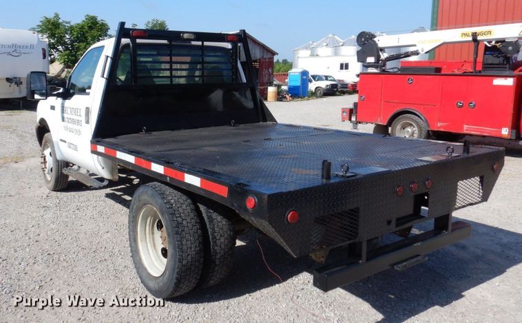 image for item KR9130 2002 Ford F450 Super Duty XL  flatbed truck
