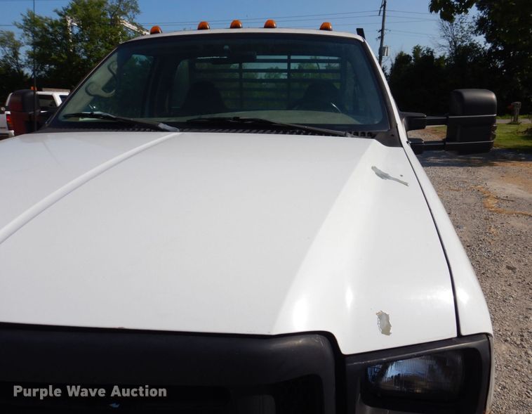 image for item KR9130 2002 Ford F450 Super Duty XL  flatbed truck