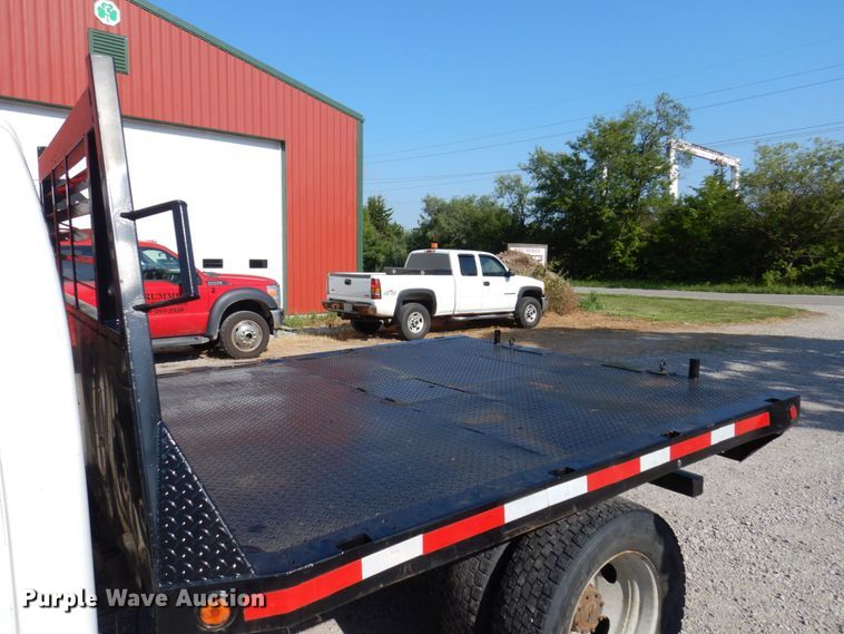 image for item KR9130 2002 Ford F450 Super Duty XL  flatbed truck