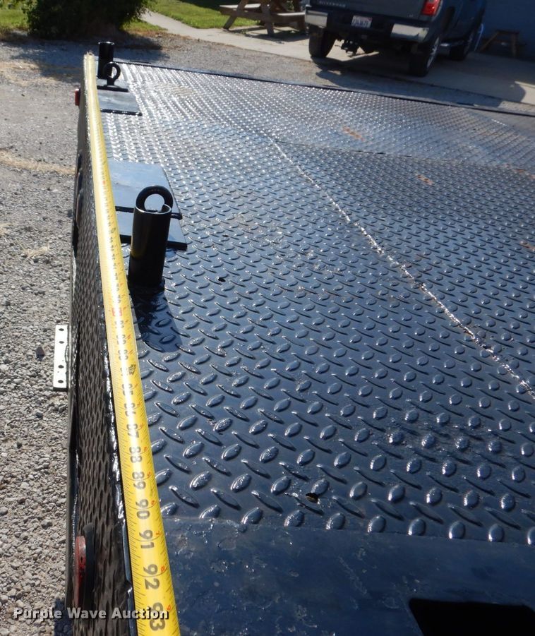 image for item KR9130 2002 Ford F450 Super Duty XL  flatbed truck