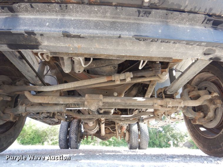 image for item KR9130 2002 Ford F450 Super Duty XL  flatbed truck