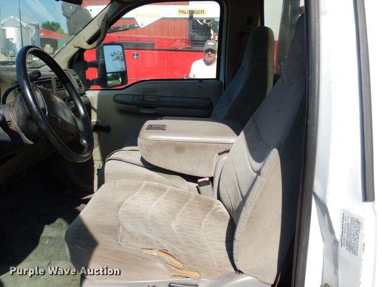 image for item KR9130 2002 Ford F450 Super Duty XL  flatbed truck