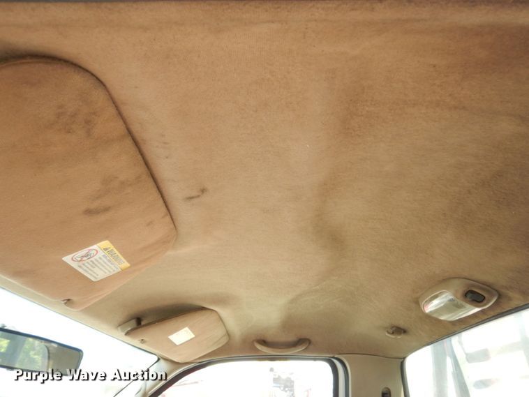 image for item KR9130 2002 Ford F450 Super Duty XL  flatbed truck