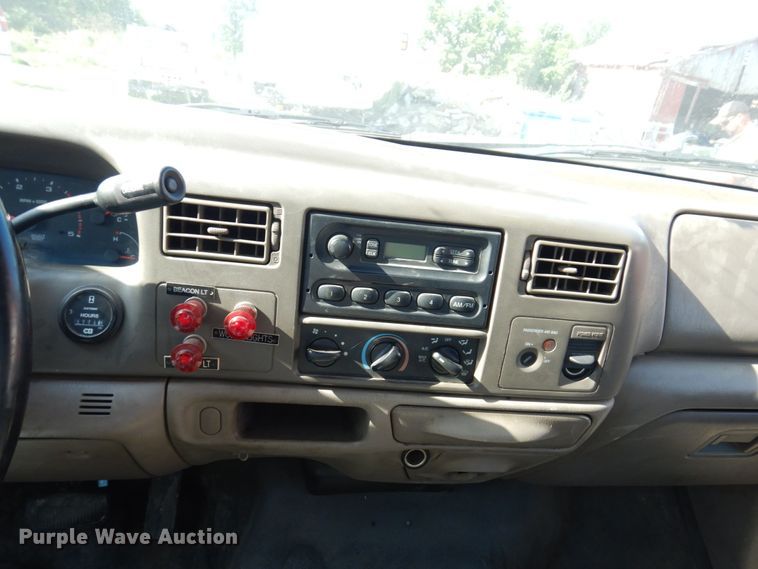 image for item KR9130 2002 Ford F450 Super Duty XL  flatbed truck