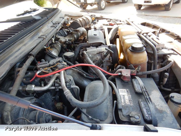 image for item KR9130 2002 Ford F450 Super Duty XL  flatbed truck