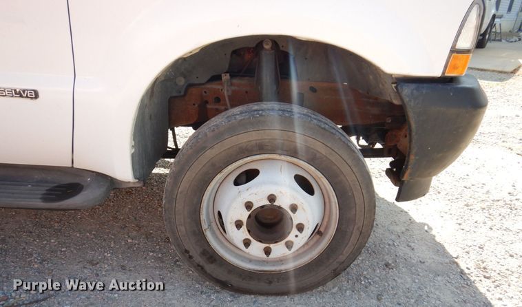 image for item KR9130 2002 Ford F450 Super Duty XL  flatbed truck