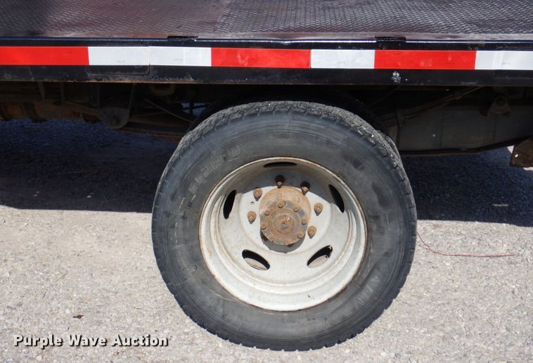 image for item KR9130 2002 Ford F450 Super Duty XL  flatbed truck