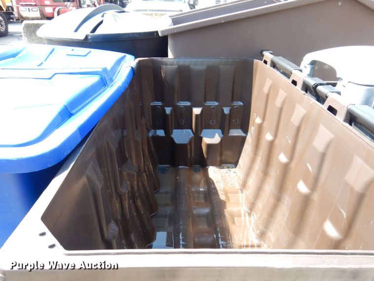 image for item KR9142 Refuse bins