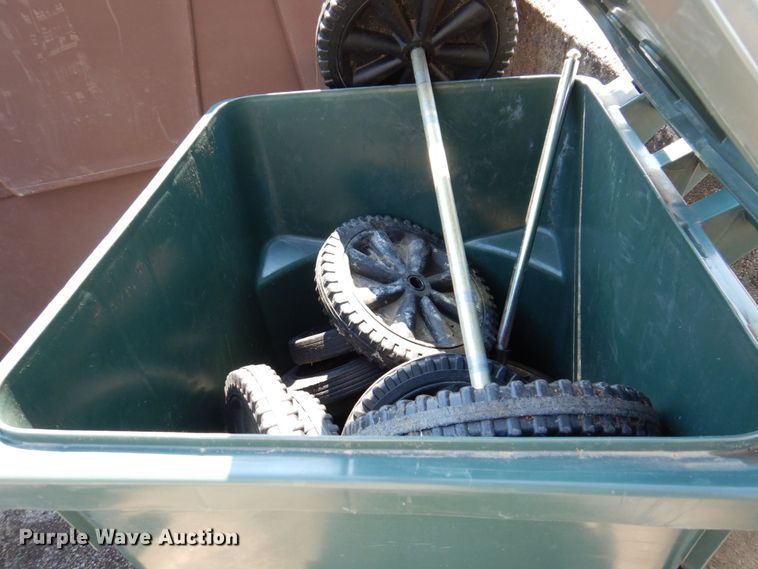 image for item KR9142 Refuse bins