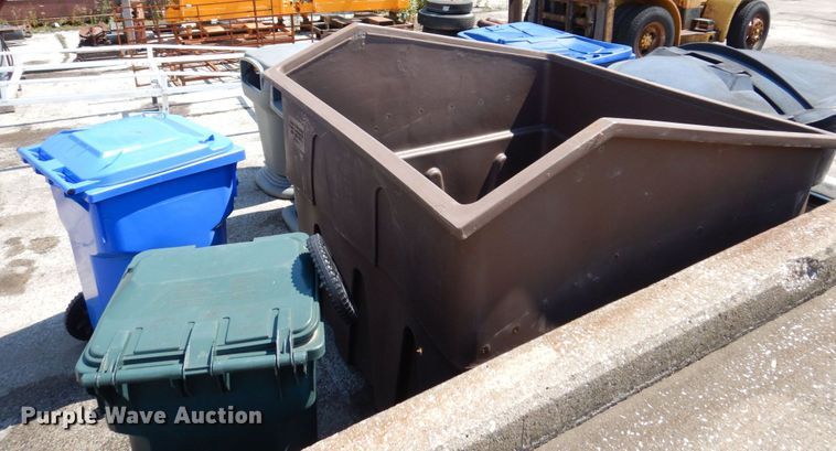 image for item KR9142 Refuse bins
