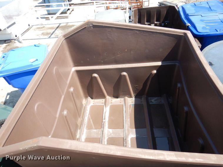 image for item KR9142 Refuse bins