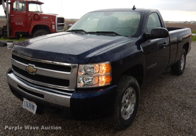 image for item KR9335 2011 Chevrolet Silverado 1500  pickup truck
