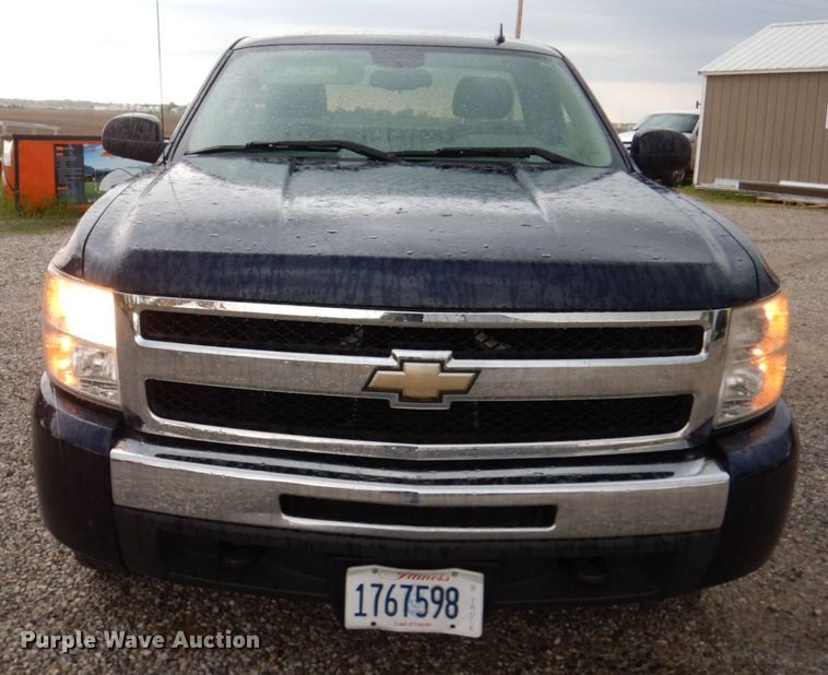 image for item KR9335 2011 Chevrolet Silverado 1500  pickup truck