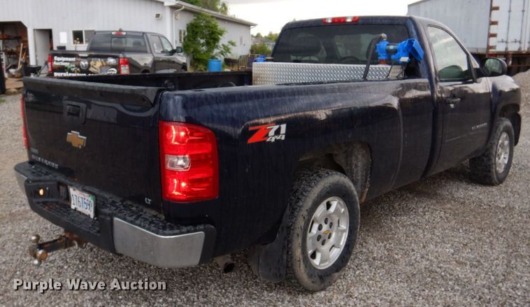 image for item KR9335 2011 Chevrolet Silverado 1500  pickup truck