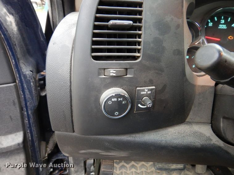 image for item KR9335 2011 Chevrolet Silverado 1500  pickup truck