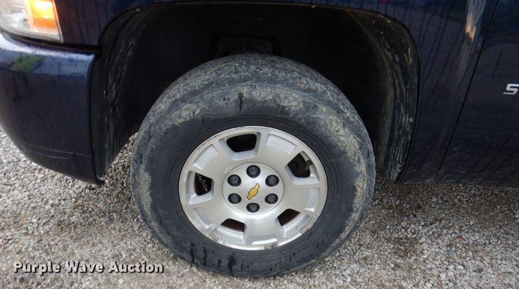 image for item KR9335 2011 Chevrolet Silverado 1500  pickup truck