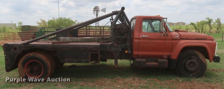 image for item KR9864 1974 Ford F750  winch truck