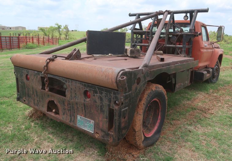 image for item KR9864 1974 Ford F750  winch truck