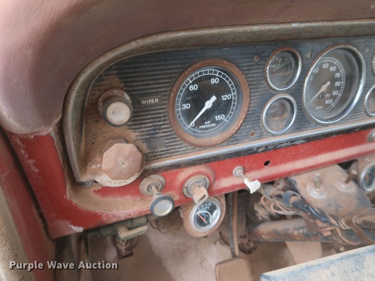 image for item KR9864 1974 Ford F750  winch truck