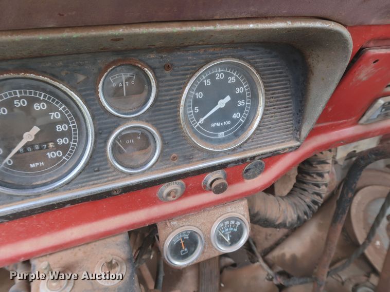 image for item KR9864 1974 Ford F750  winch truck