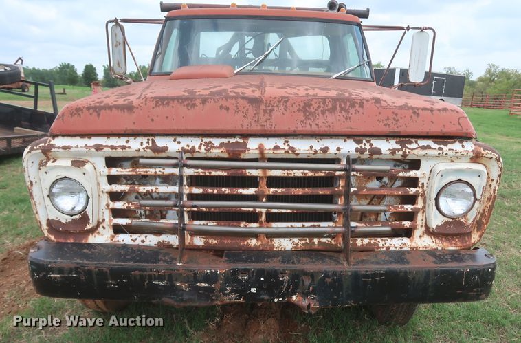 image for item KR9864 1974 Ford F750  winch truck