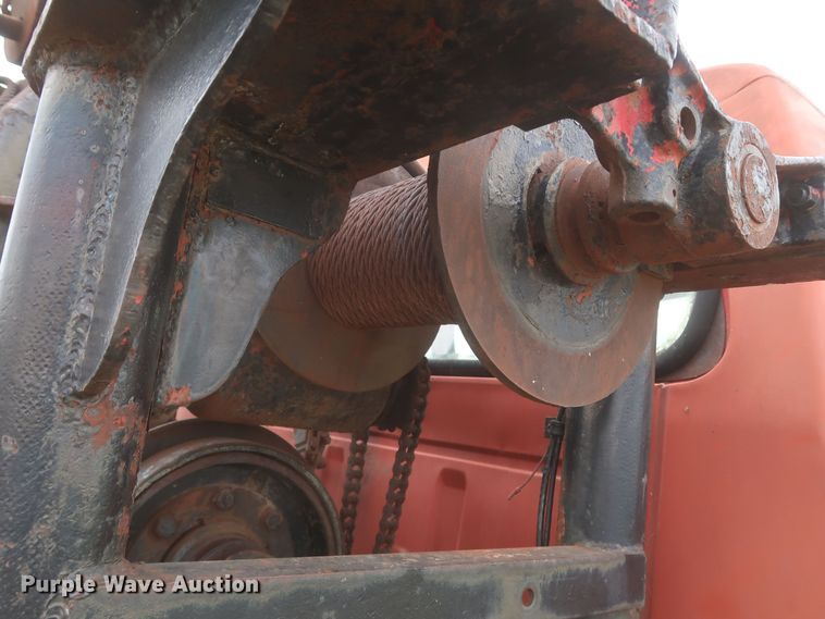 image for item KR9864 1974 Ford F750  winch truck