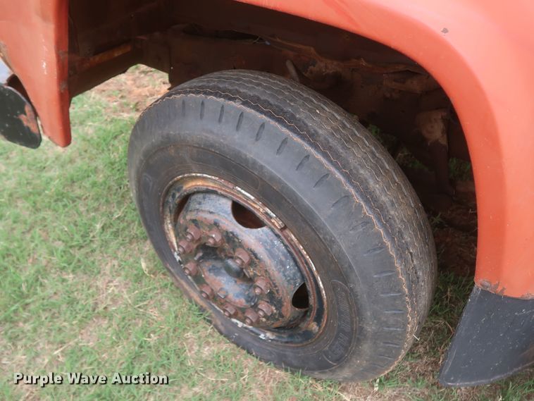 image for item KR9864 1974 Ford F750  winch truck