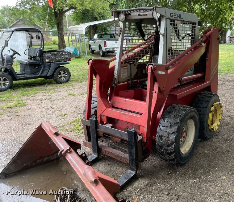image for item LF9267 Gehl 4510  skid steer loader