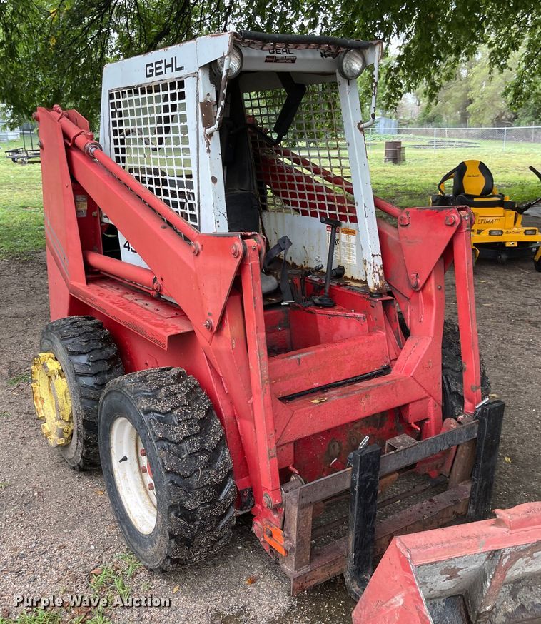 image for item LF9267 Gehl 4510  skid steer loader