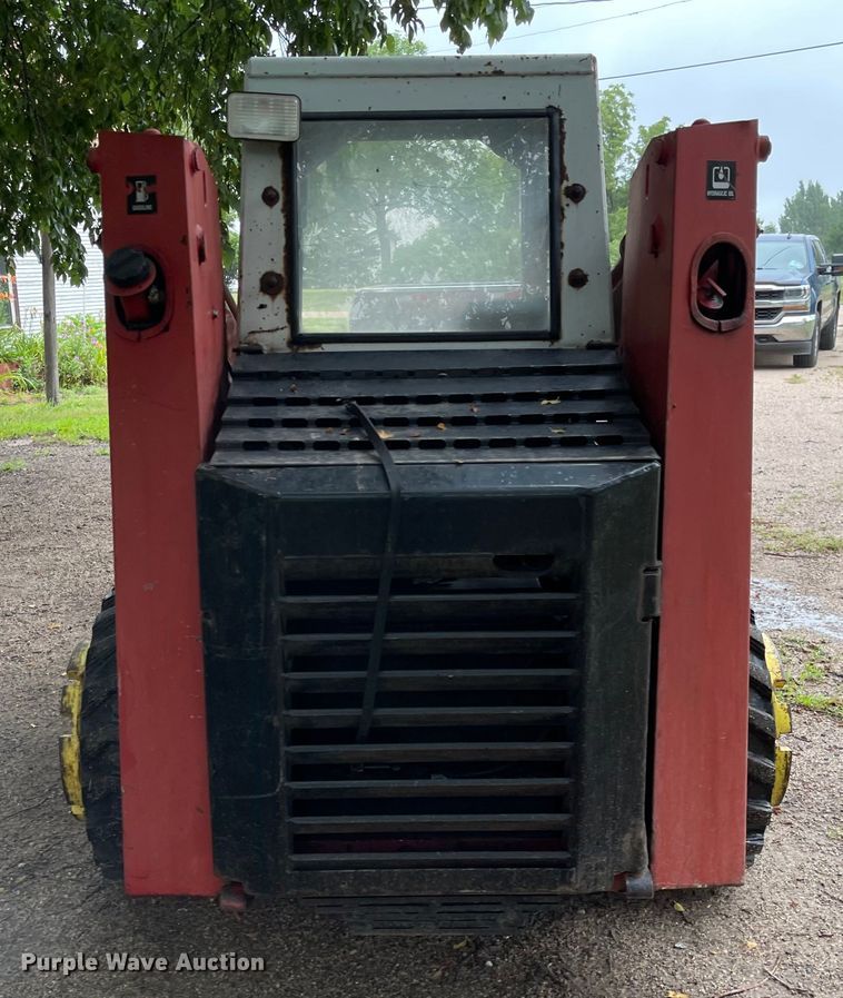 image for item LF9267 Gehl 4510  skid steer loader