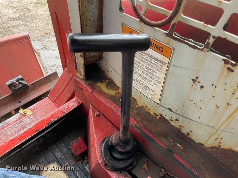 image for item LF9267 Gehl 4510  skid steer loader