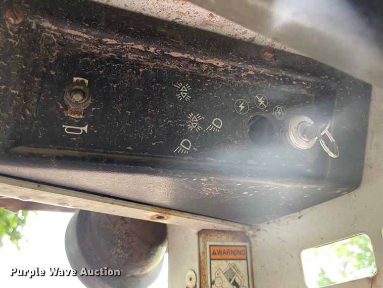 image for item LF9267 Gehl 4510  skid steer loader