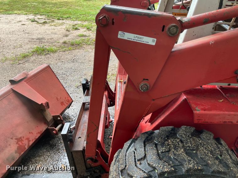 image for item LF9267 Gehl 4510  skid steer loader