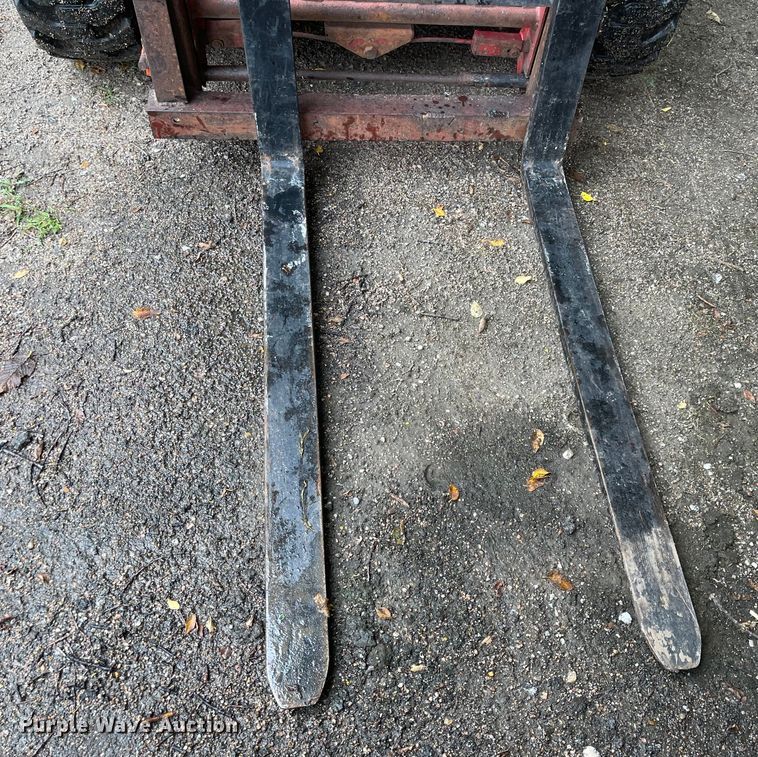 image for item LF9267 Gehl 4510  skid steer loader