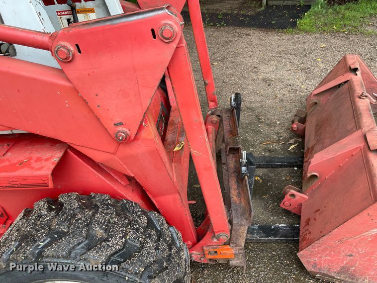 image for item LF9267 Gehl 4510  skid steer loader
