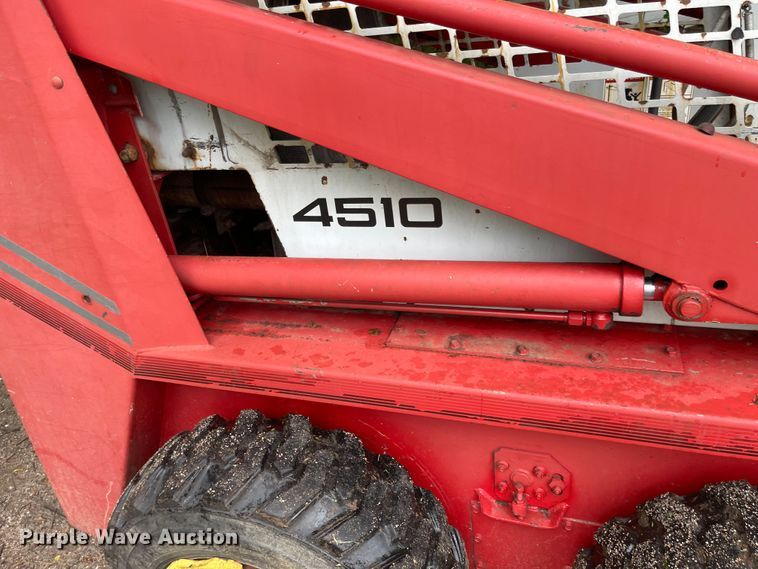 image for item LF9267 Gehl 4510  skid steer loader