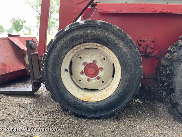 image for item LF9267 Gehl 4510  skid steer loader